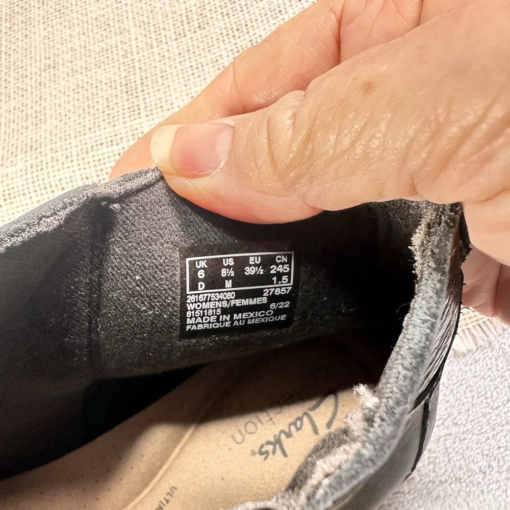 Clarks Womens Ankle Boots Size 8.5‎ Black Leather Zip Comfort Booties